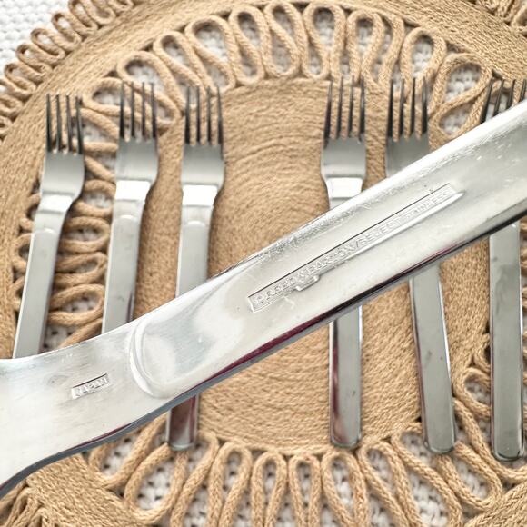 Reed & Barton Middleburg Marlborough Stainless Steel Dinner Forks Set of 8 China - Picture 3 of 3